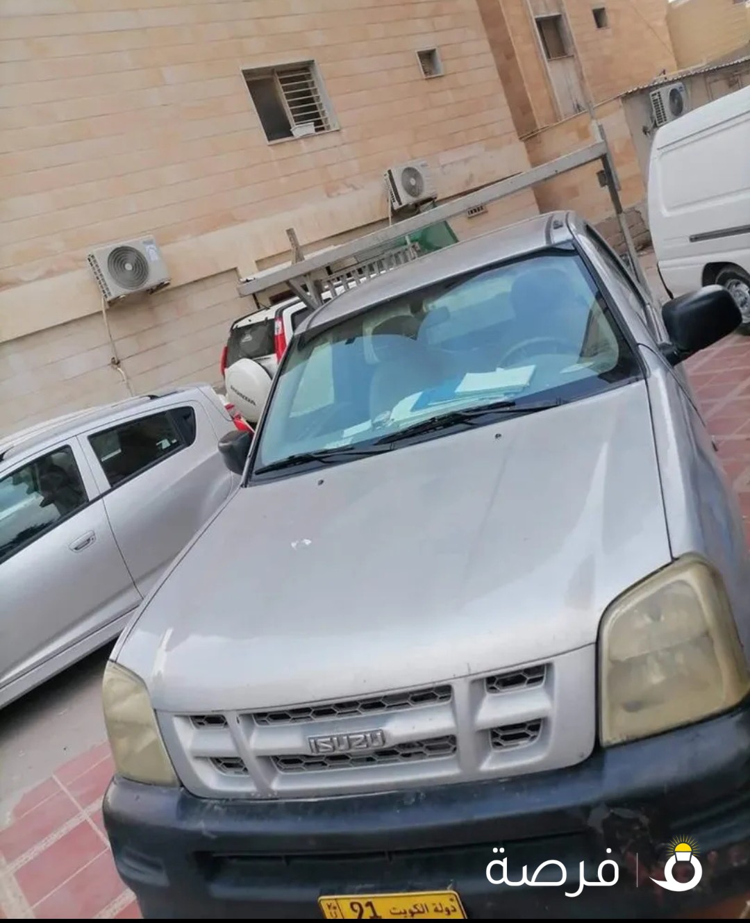 وانيت ايسوزو غماره واحده موديل 2004 بنزين شغال تمام التمام ما يحتاج مصريف