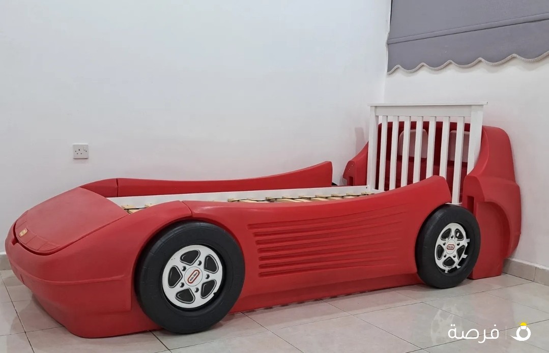 سرير على شكل سياره صناعه امريكيه