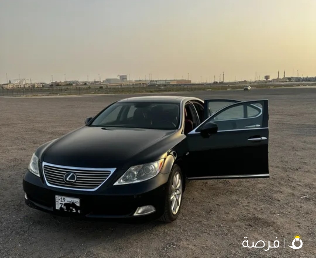 للبيع لكزس ls460 ممشى 95 الف