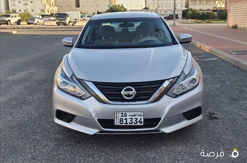 Nissan Altima - 2018 Silver