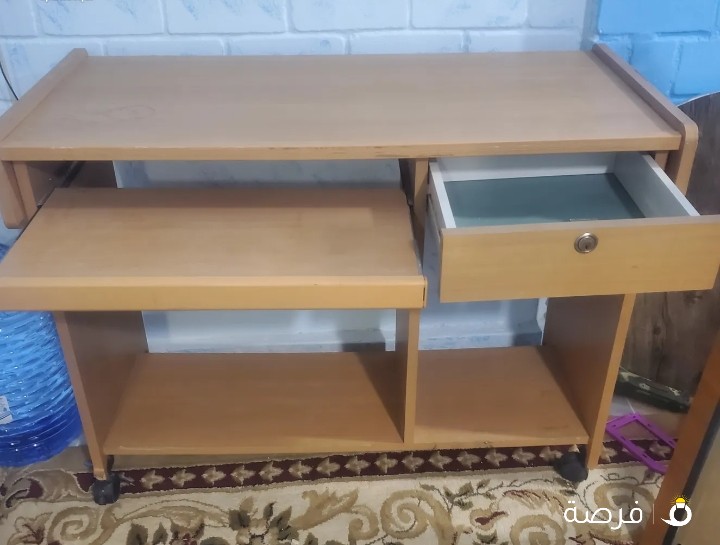 مكتب كمبيوتر
