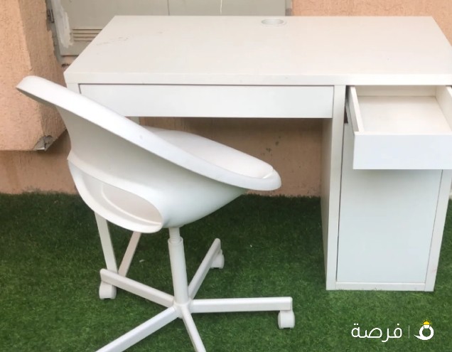 سلام عليكم للبيع اثاث مكتب وكرسي جيمينج