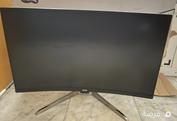 شاشة BenQ 144 هرتز حجمها 32 انش مستعمل نظيف جداً