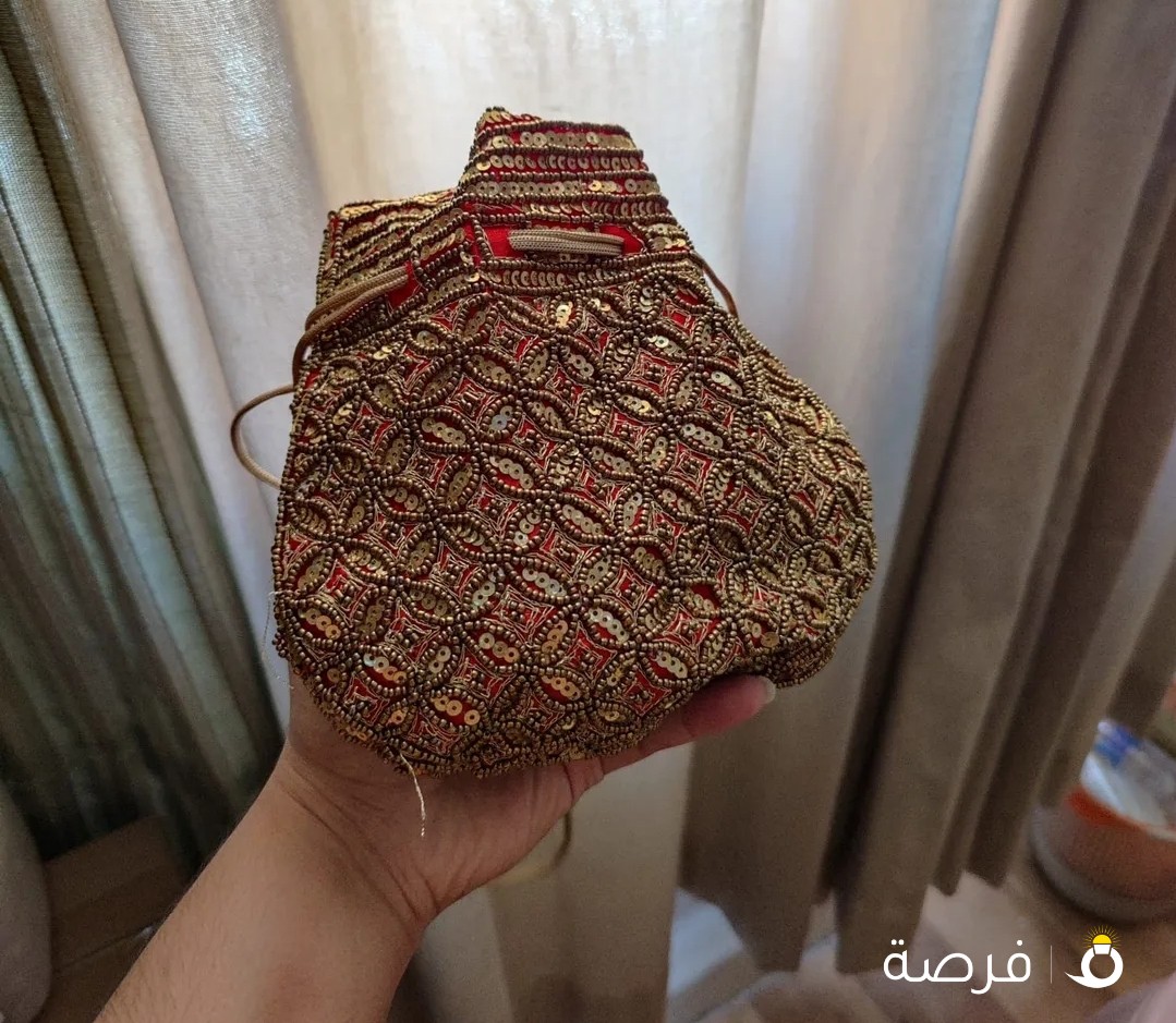 Purses per piece