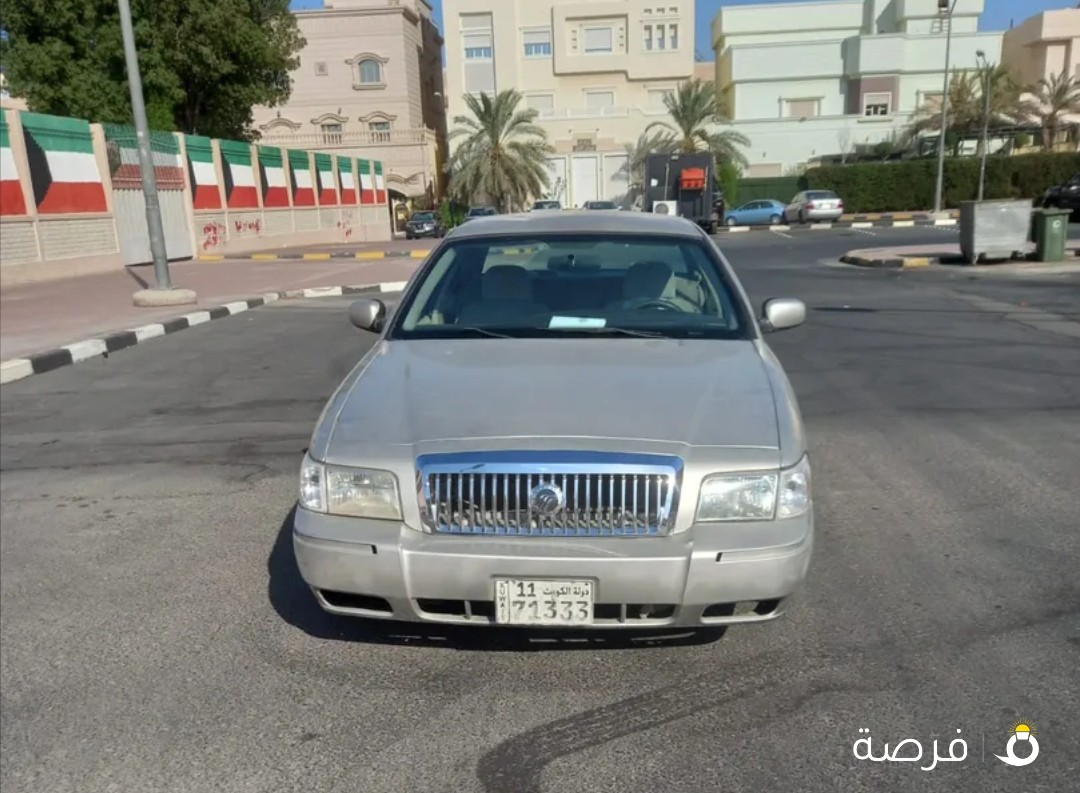 للبيع فورد ماركيز موديل 2011 ماشي 300 مكيف شغال استعال يومي او بدل مع وانيت او يوكن