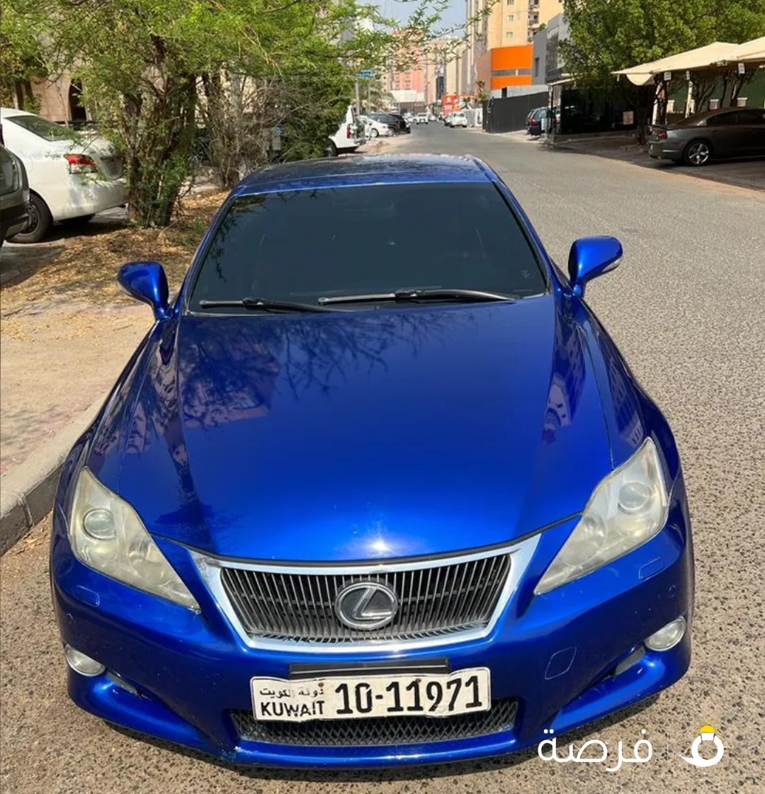 Lexus is300c model 2010
