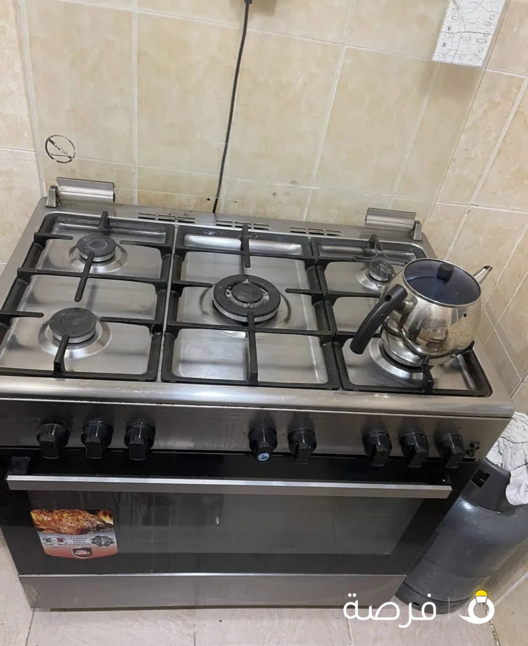 طباخ كبير بخمس عيون