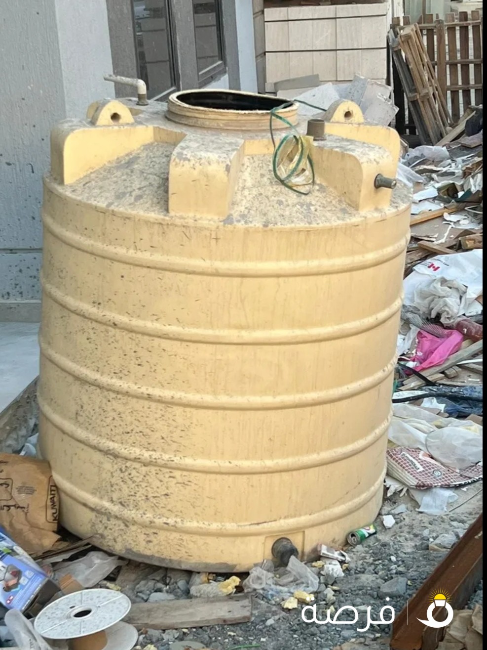 للبـيـع خزان ماء