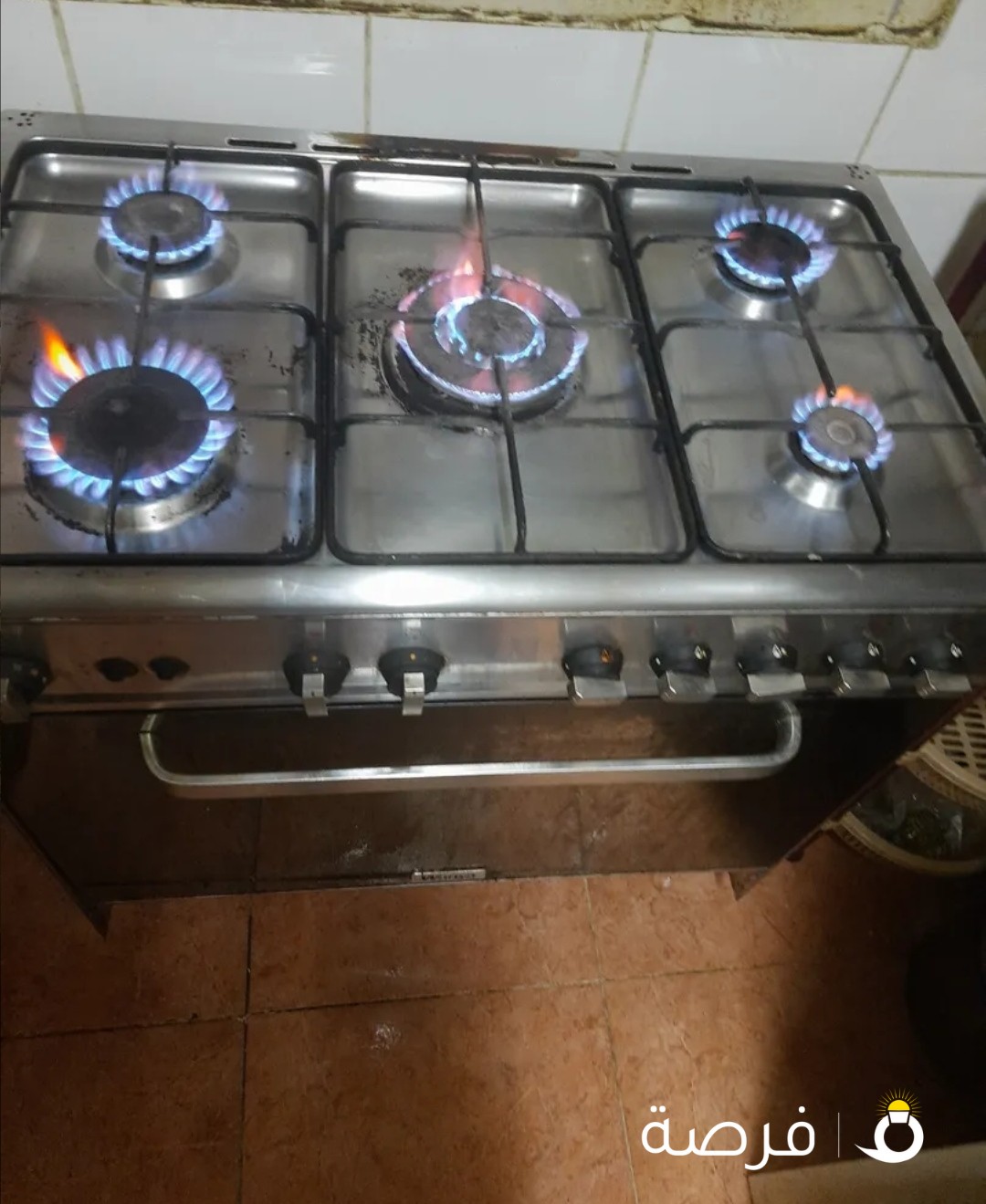 طباخ خمس عيون مع فرن