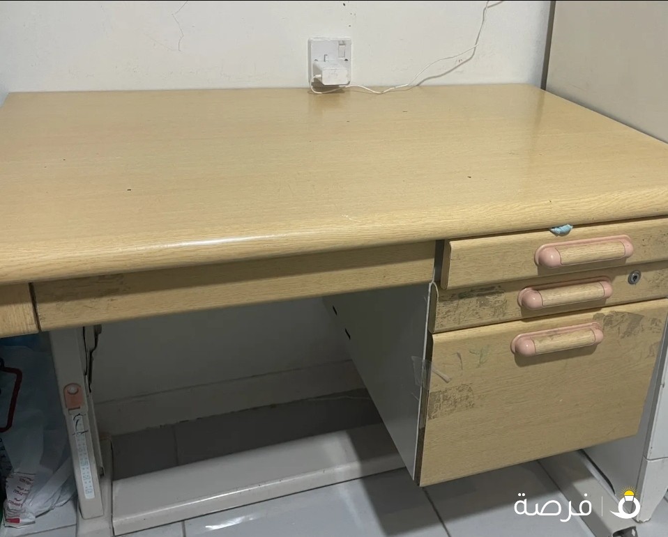 مكتب بحاله ممتازه افضل من الصوره بكتير