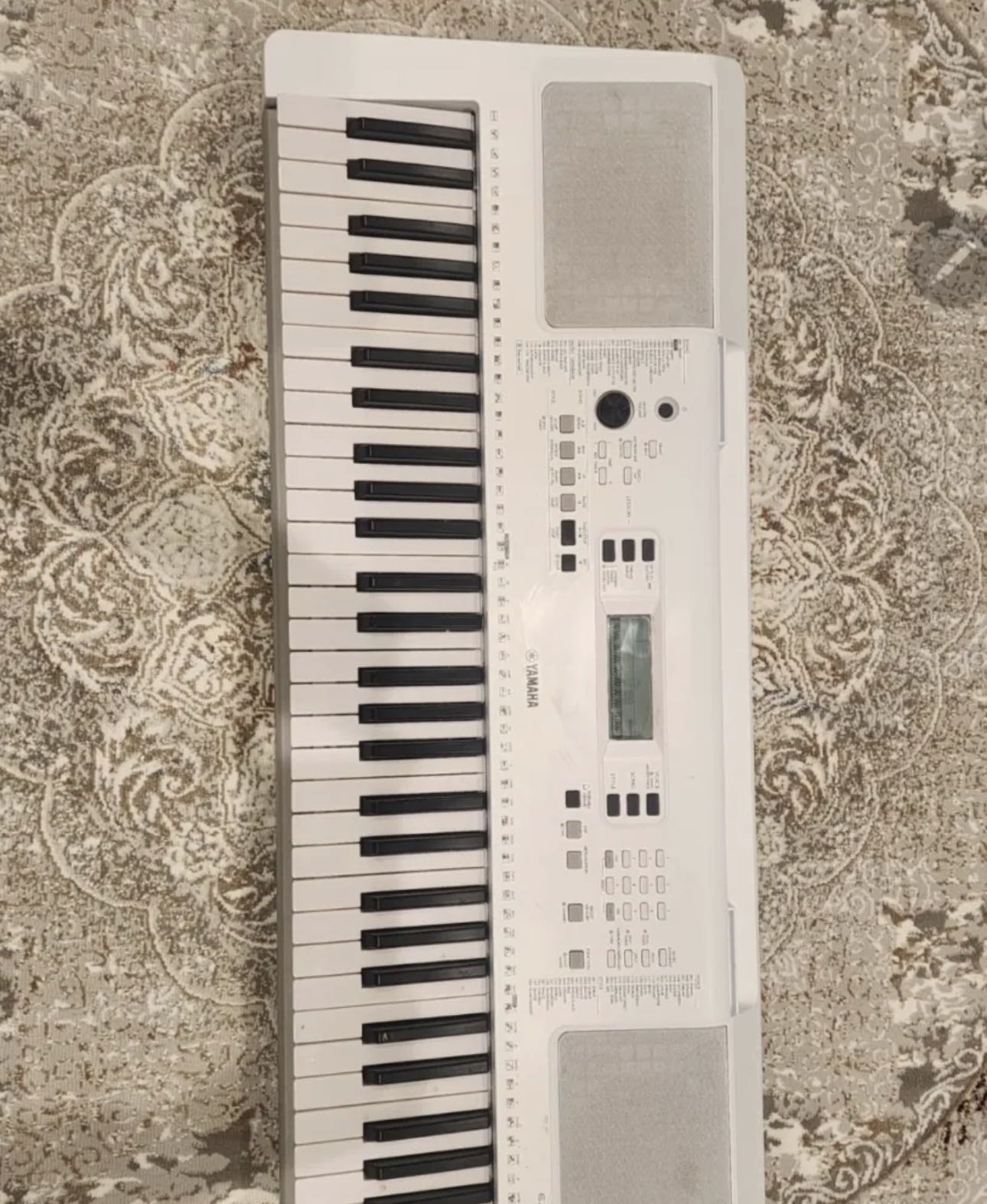 بيانو يماها ez300 اقرا الوصف ضروري