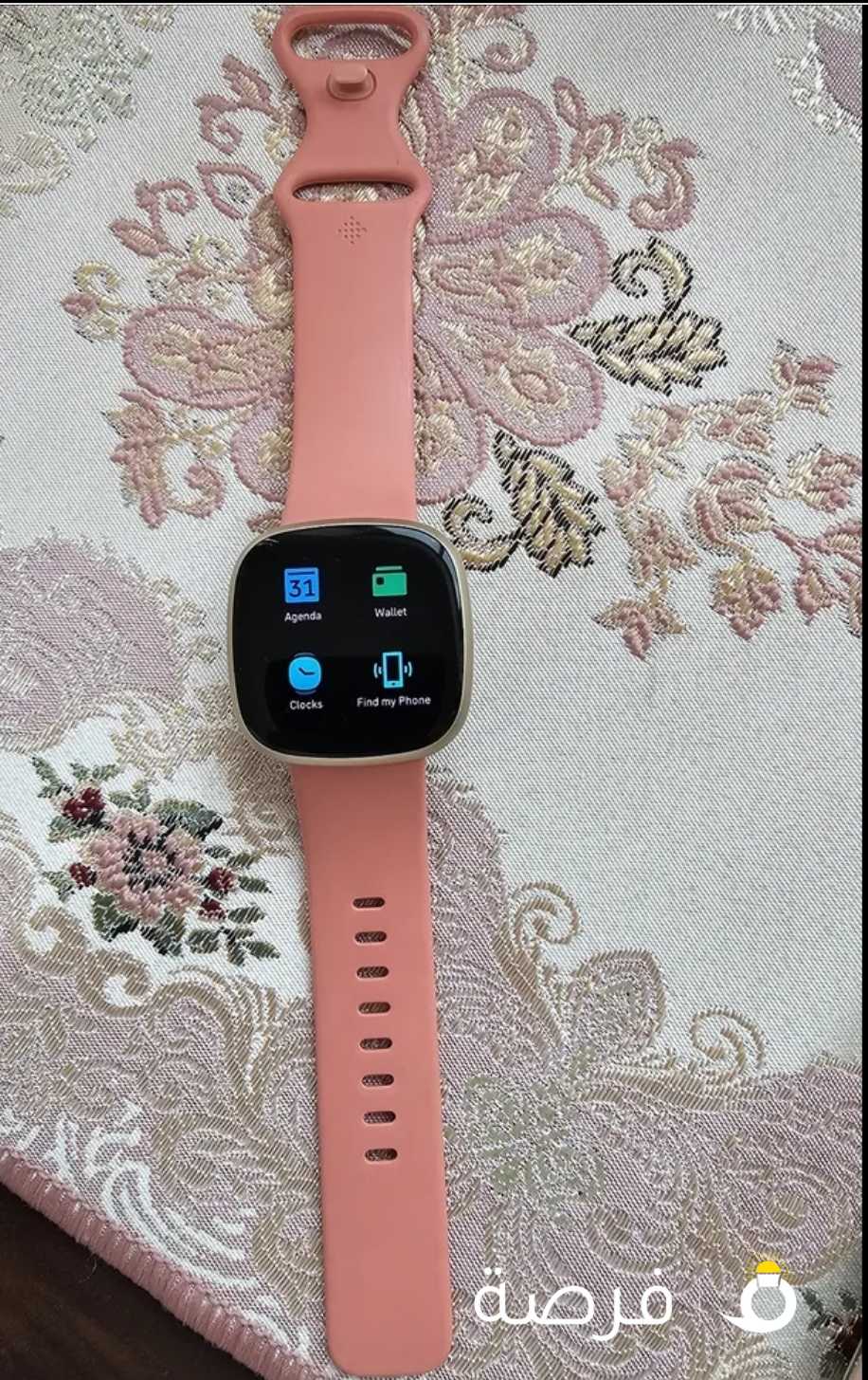 ساعة ذكية نسائية ماركة fitbit versa3