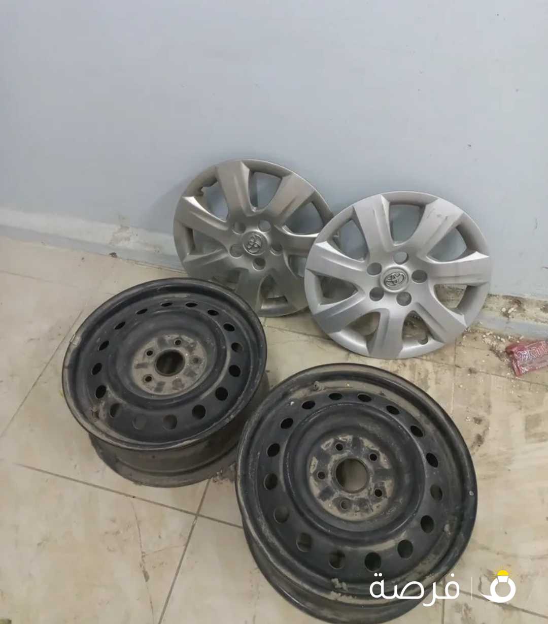 2 تواير كامري 2 طاسات 2011 استعمال خفيف حاله جيده