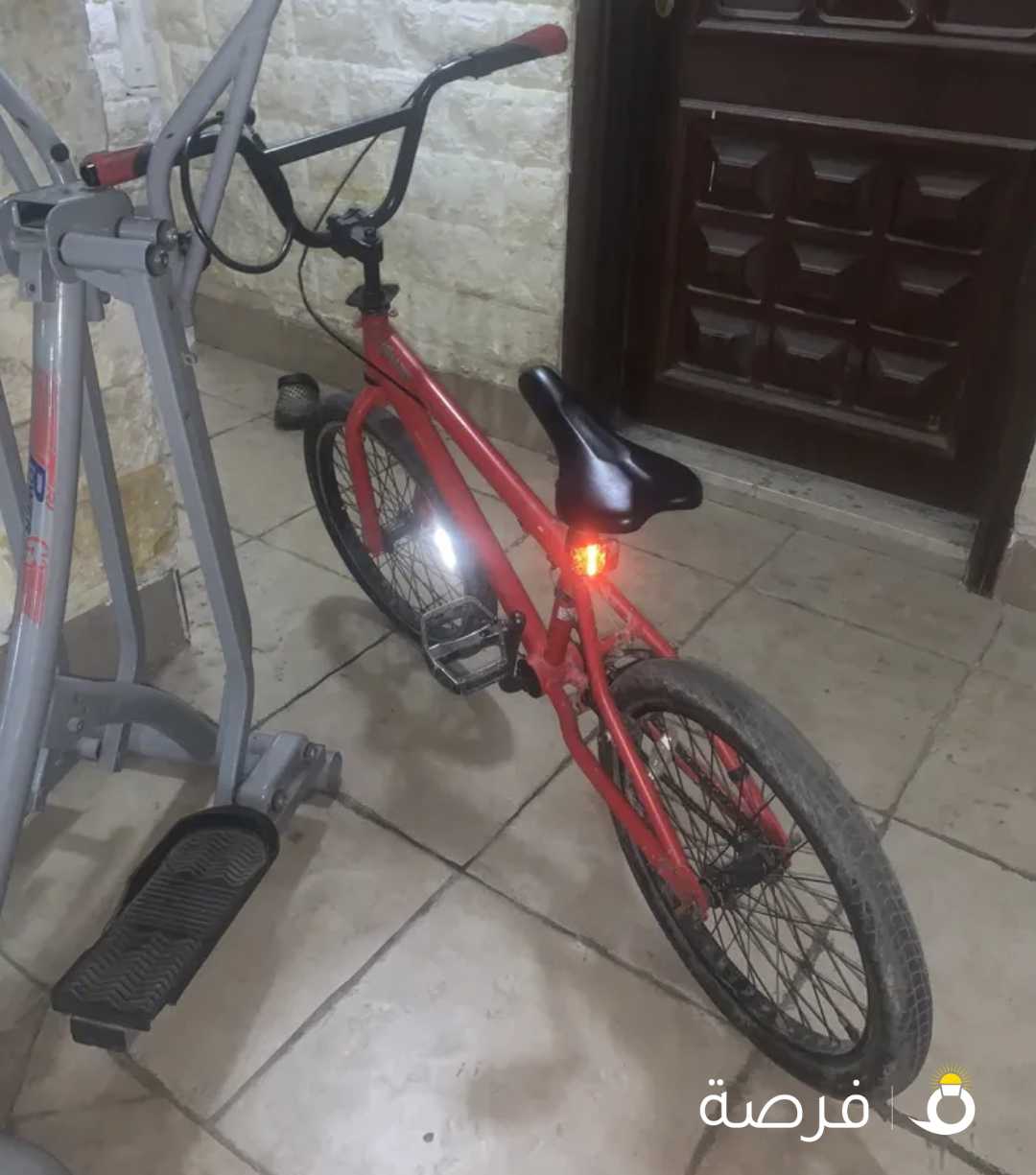 Bmx for tricks very good and has a lock with it