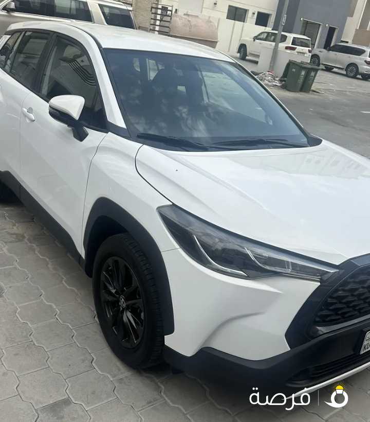كورولا كروس 2023 العداد 17 الف فقط وارد الساير وبحالة الوكالة نطيف جدا جدا