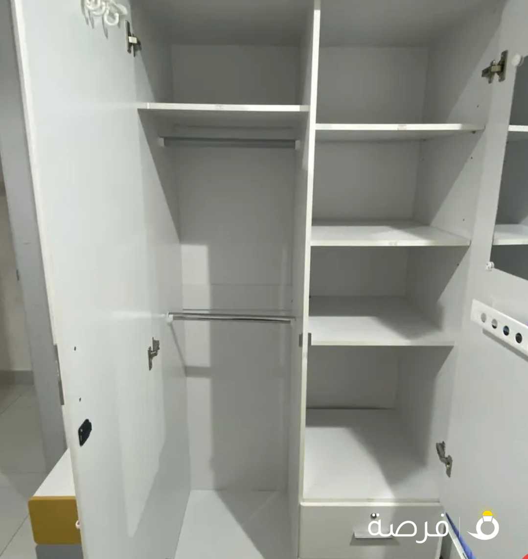 دولاب اطفال حالة جيدة جيدا