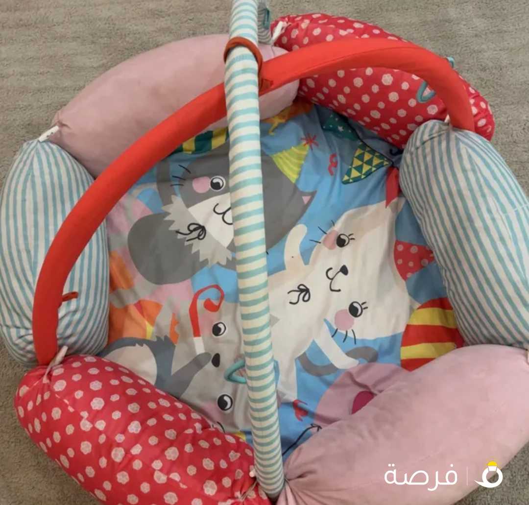 جلستين ارضيه في للبنات وللصبيان وكرسي ينفع طفاحيه