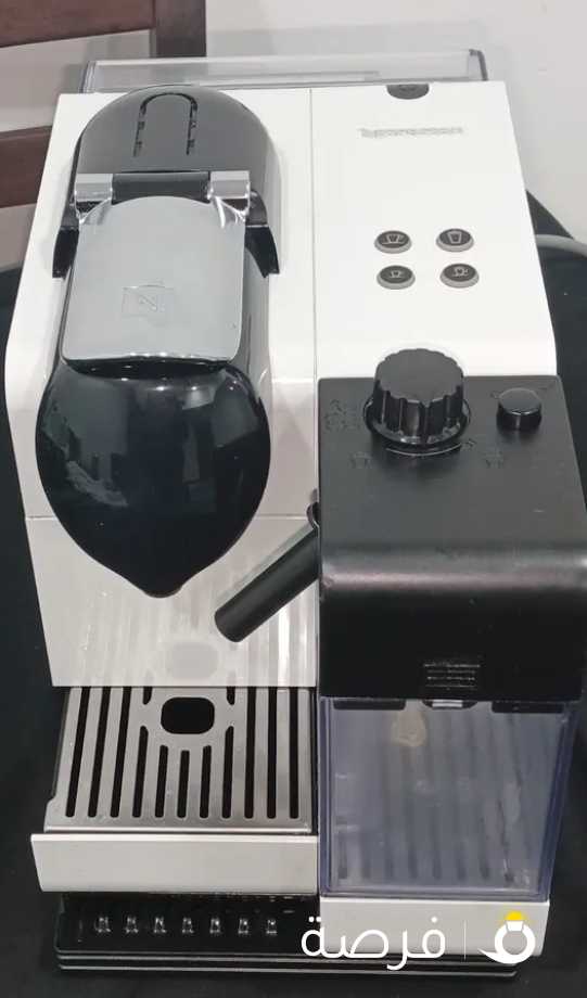 ماكينه القهوه Nespresso بحالة ممتازه
