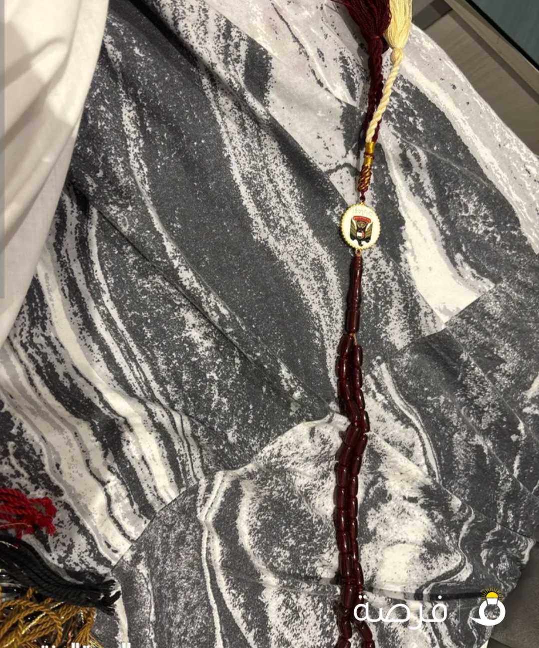 للبيع مسباح عنابي شعار الامارات