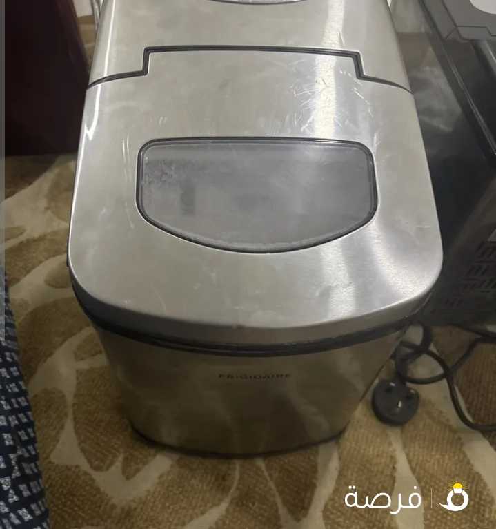 Ice maker for FRIGIDAIRE