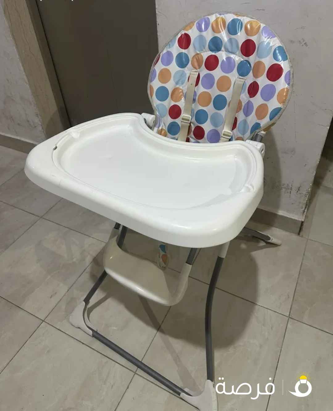 للبيع كراسة اطفال كرسة الطعام على 5 دينار وكرسة الهزاز على 5 دينار