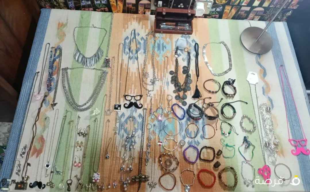 مجموعة متفرقات بحالة ممتازة