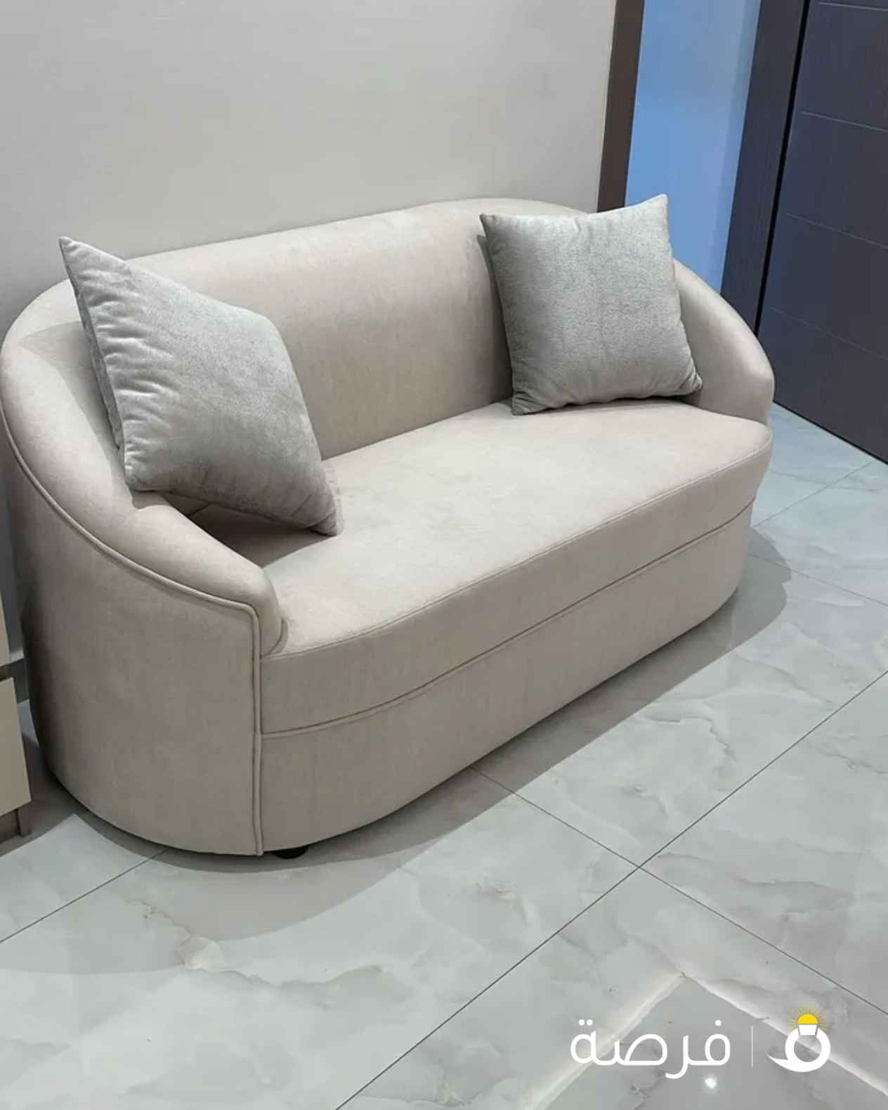 تنجيد أثاث منزلي شقق فندقيه يخوت كافيهات مطاعم صالونات ستاير خامات رول عازل لشمس جميع مناطق الكويت