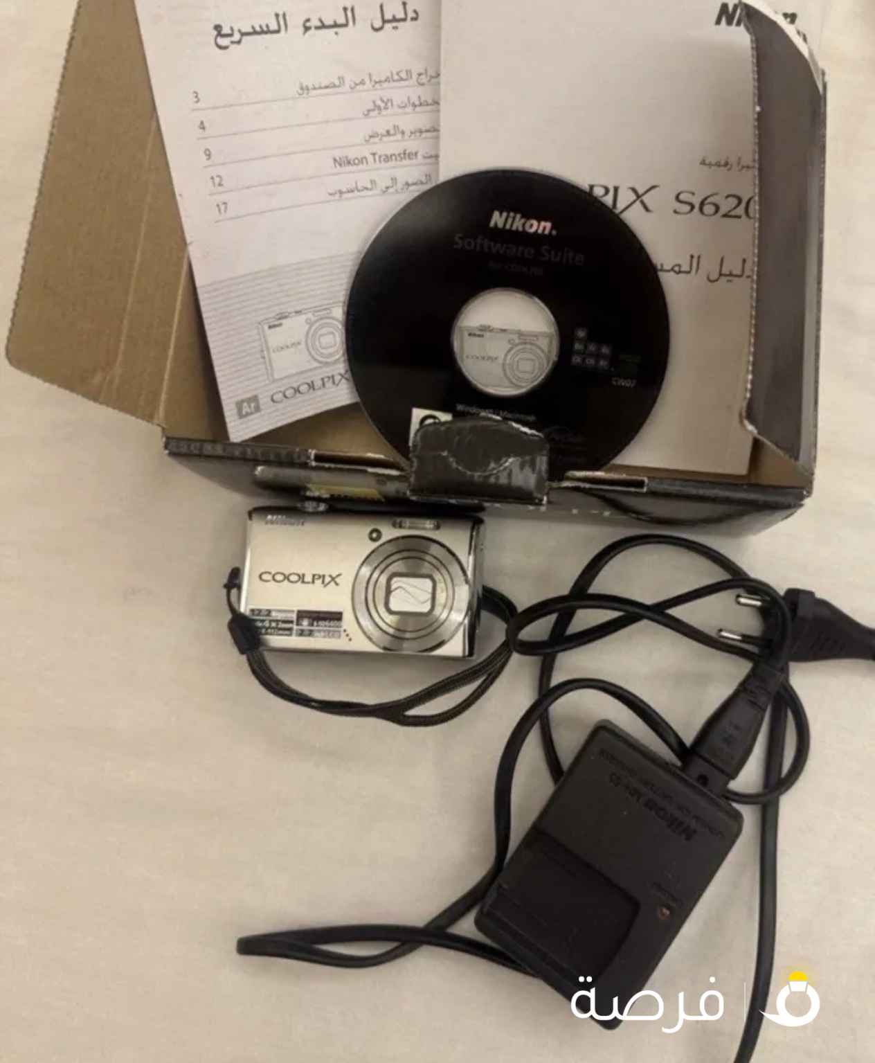كاميرا نيكون s620 جديده مع كامل معداتها فقط الشاشه ماتشتغل