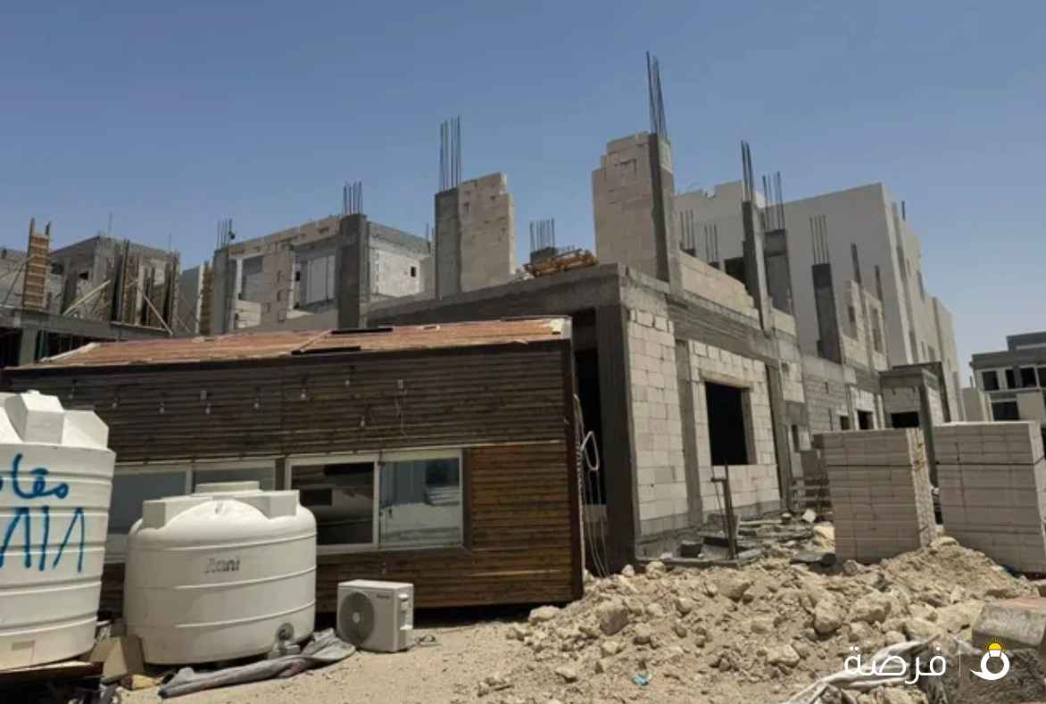 مقاولات عامه و ترميمات مباني مع مساح مع تركيب السيراميك