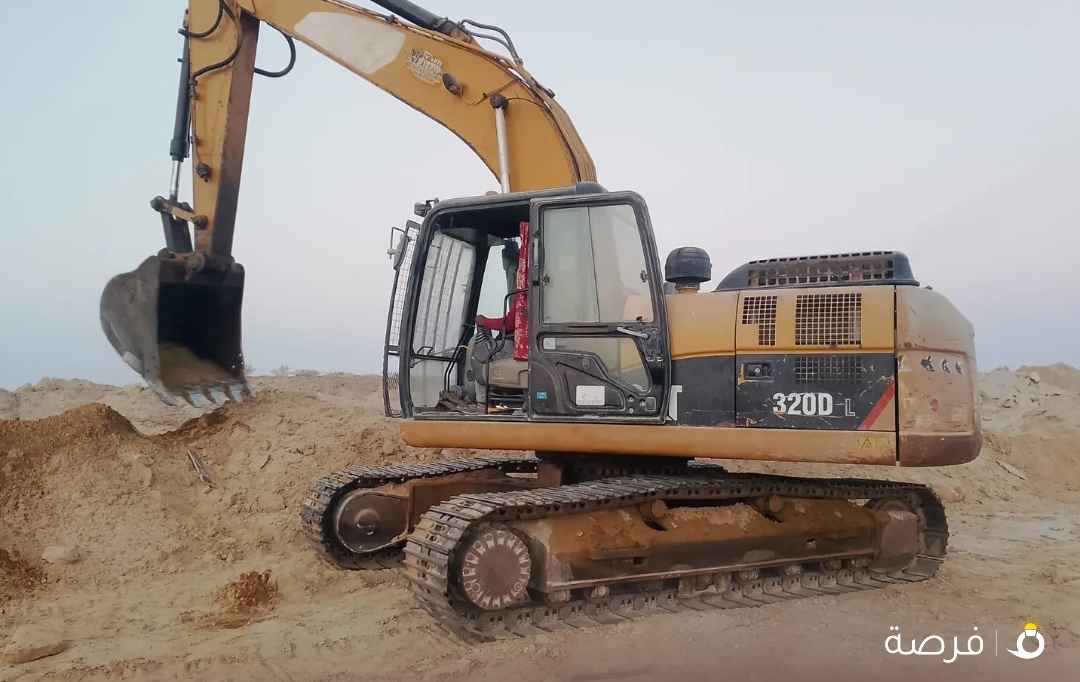 للبيع حفار 320 موديل 2013