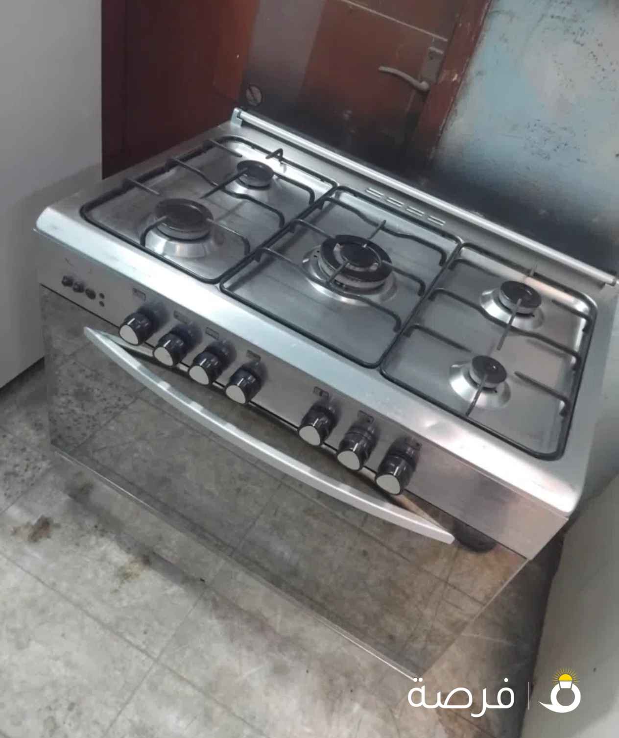 بيع طباخ جليم جاز إيطالي مقاس 90 في 60 استعمال خفيف معا التوصيل والكفاله