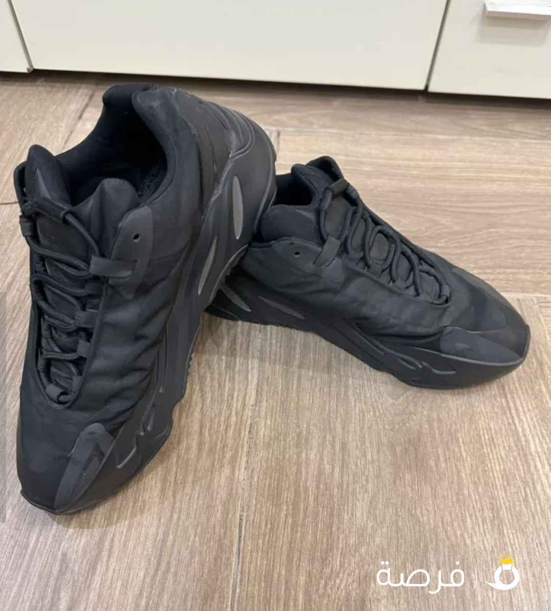 Yeezy shoes model 700 limited edition size 45 used