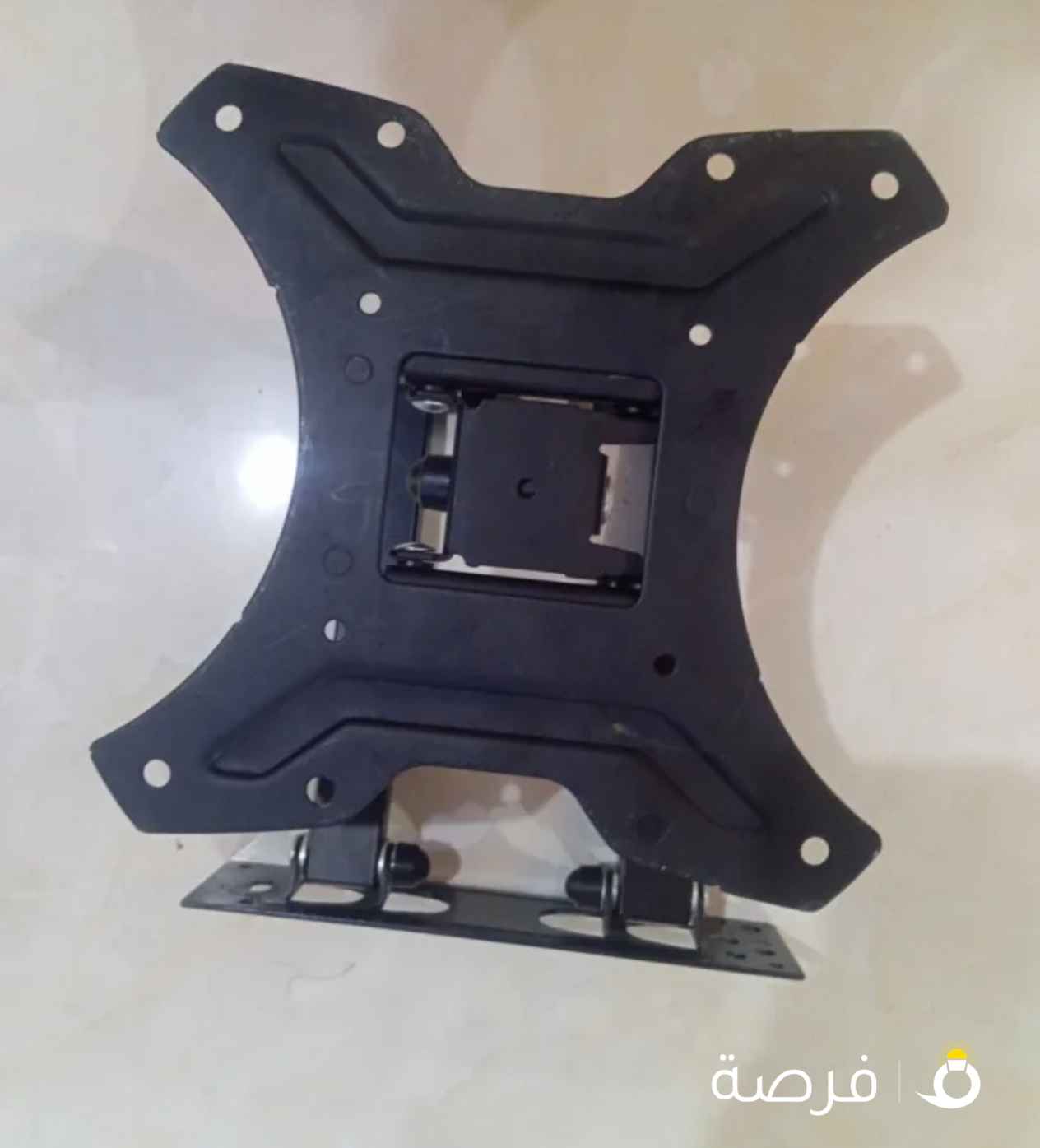 حمال شاشه تلفزيون بحاله جيده