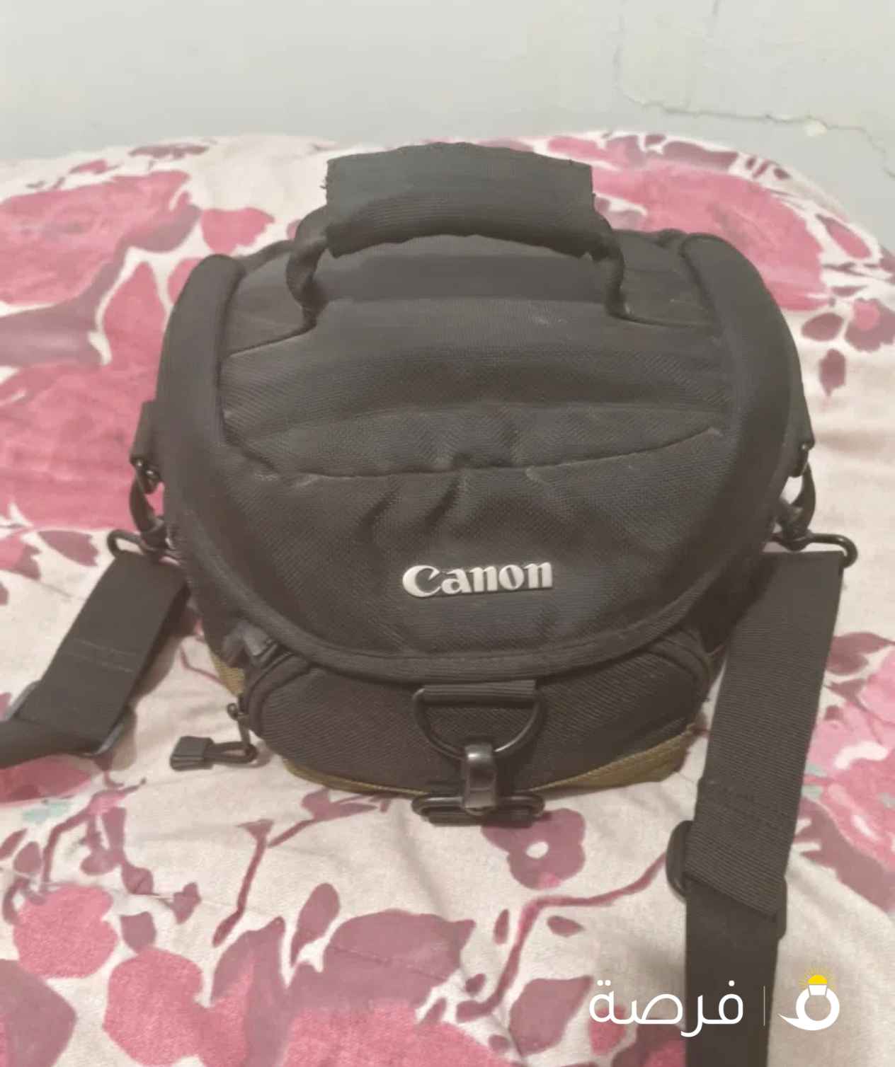 vintage rangefinder camera used pictures are nice can be used as decor or as camera doesn't need batteries or charger