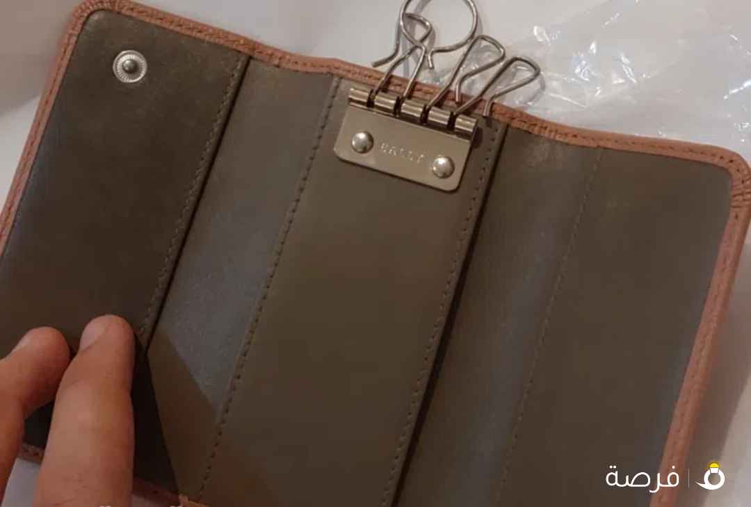 محفظه ⁦⁦Bally⁩⁩ جديد ( مو مستعمل ابداا )