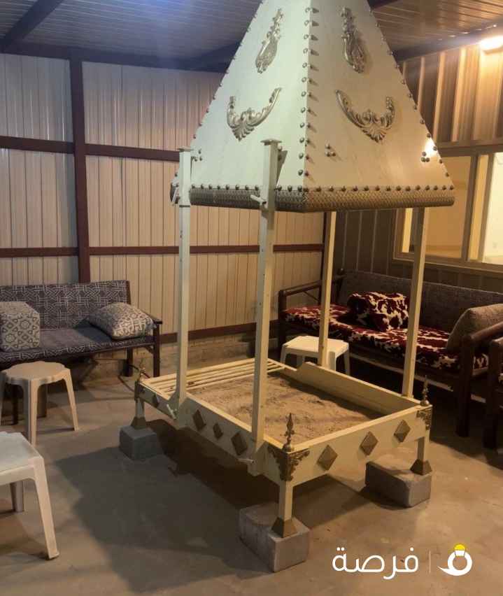 وجار مع مدخنه جديد لم يستعمل