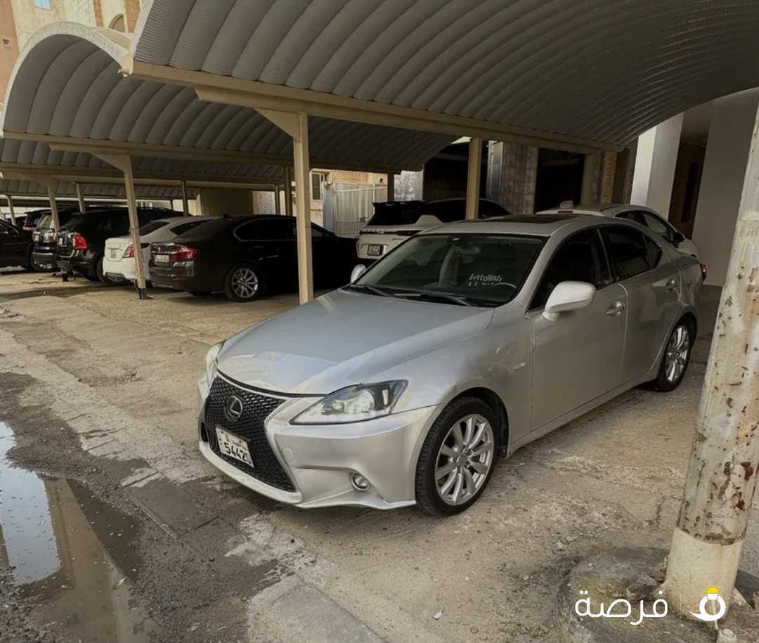 لكزس حاله نظيفة ماشي 193 ألف فقط