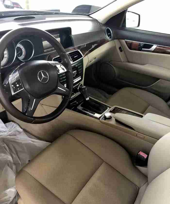 للبيع مرسيدس بينز 2013 موديل C200
أ