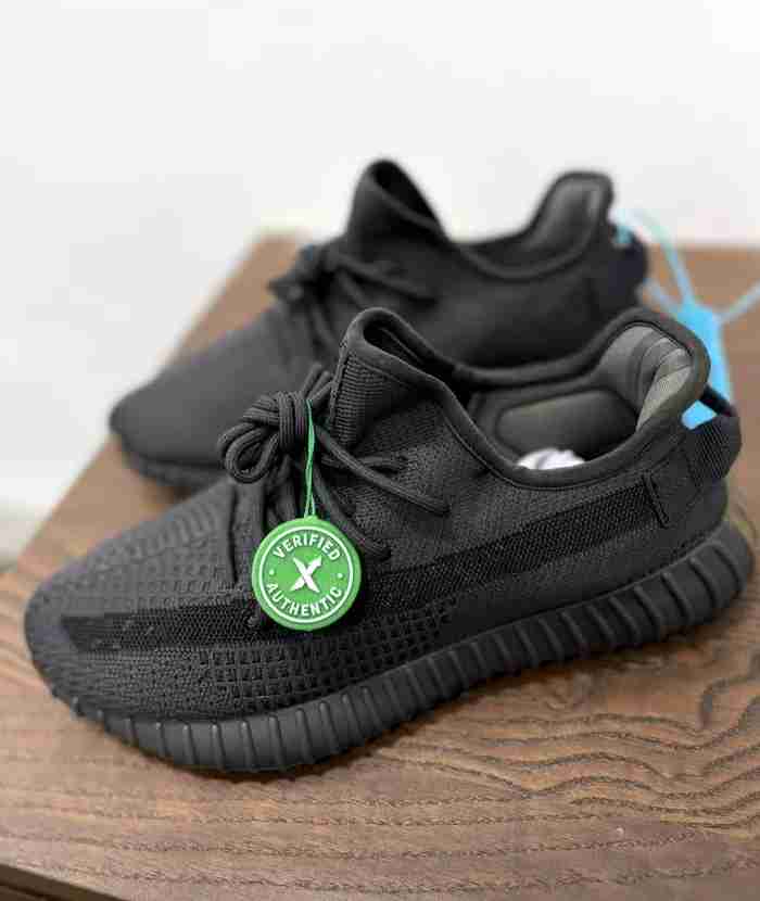 Yeezy For Sale from 150kd to 100kd