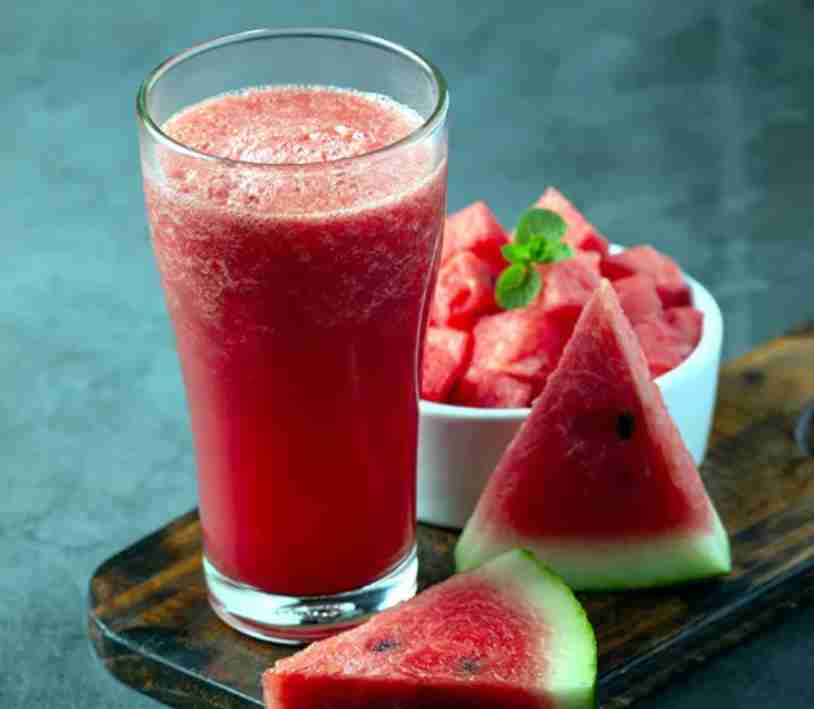 مطلوب معلمين وجراسين عصير وكاشير A Juice Preparer And Waiter is required