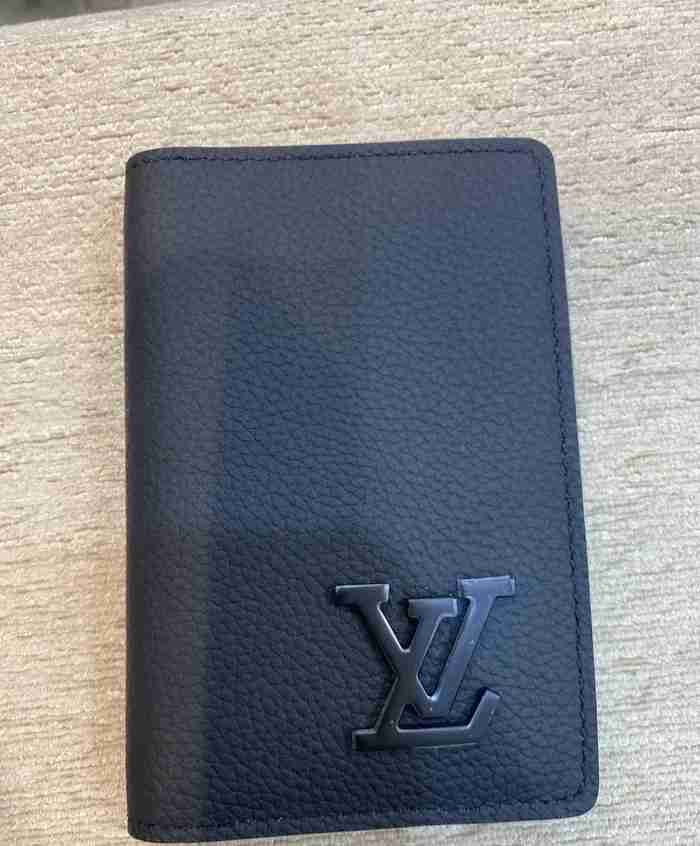 بوك Lv اصلي من فرع فرنسا