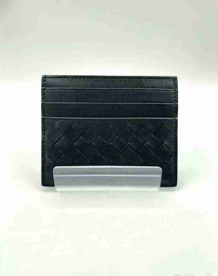ماركة بوتيغا فينيتا
BOTTEGA VENETA