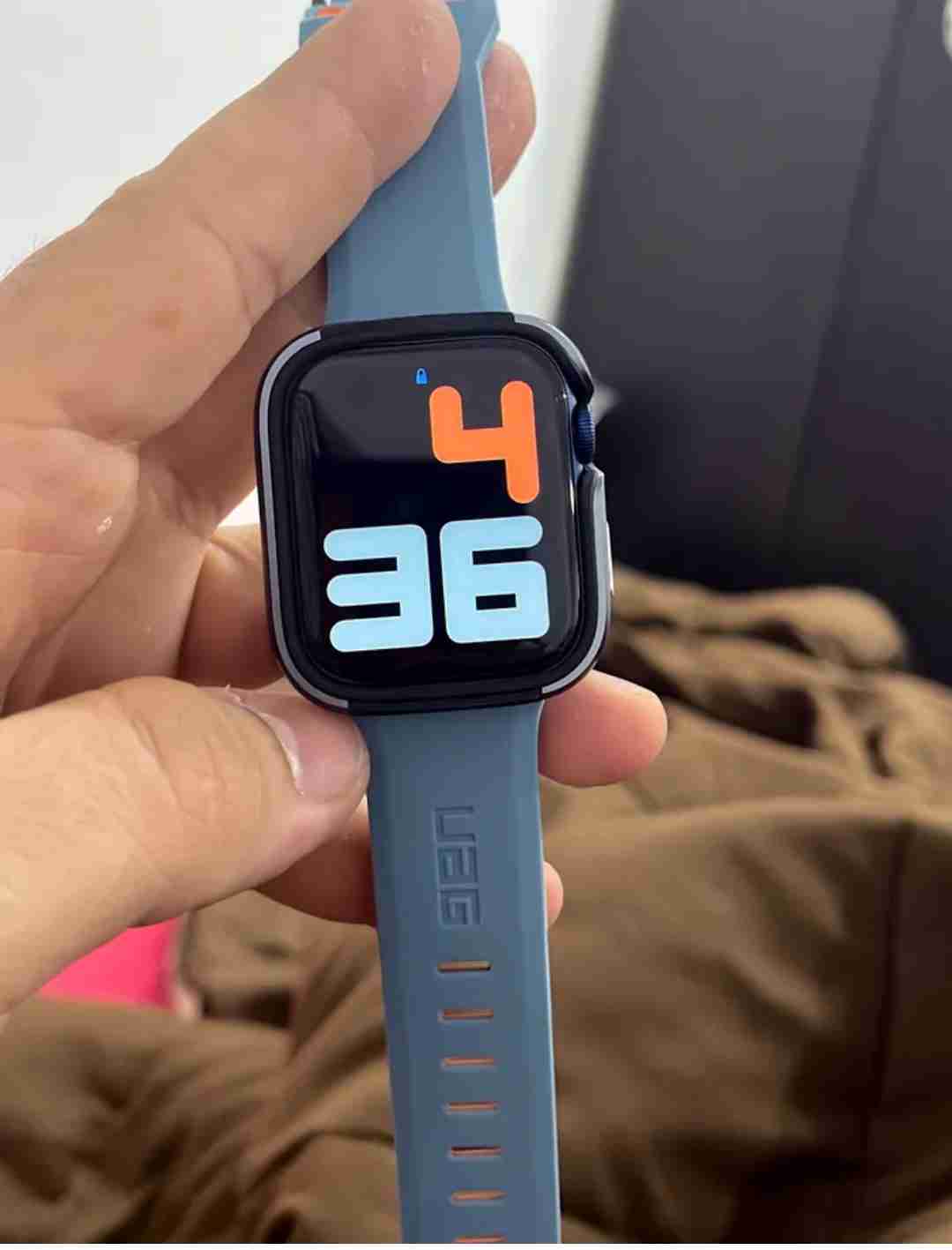 ابل واتش مقاس 44 استخدام اقل من اسبوع لون ازرق