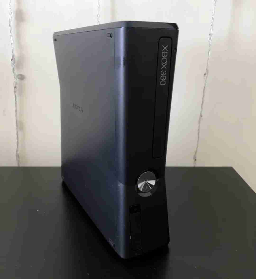 256 GB Xbox 360 Slim