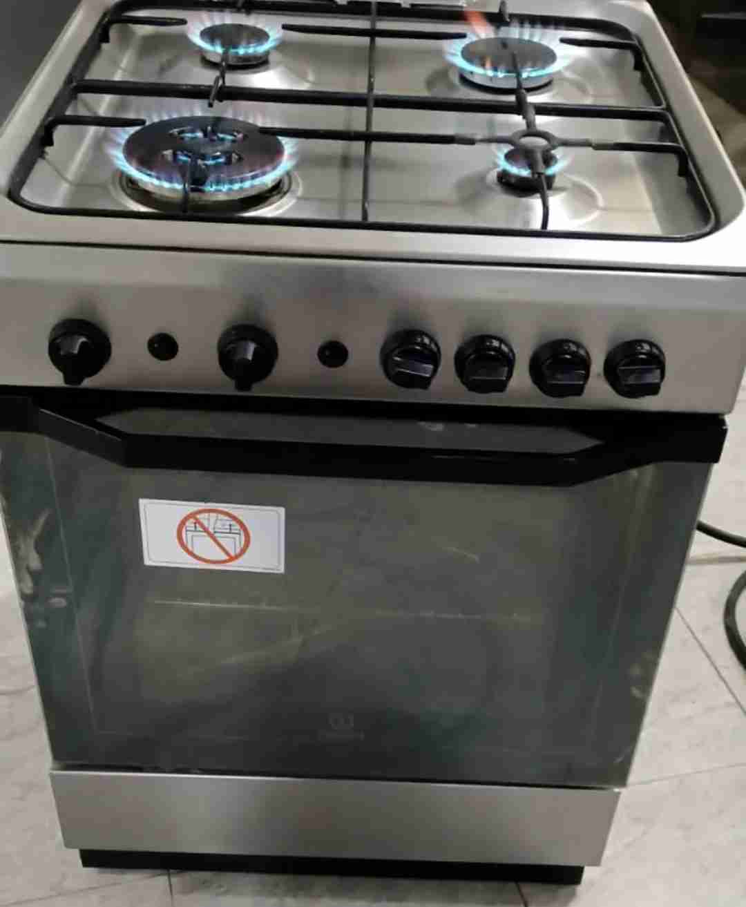 للبيع طباخ انديست استخدام خفيف جدا يعمل بامتياز