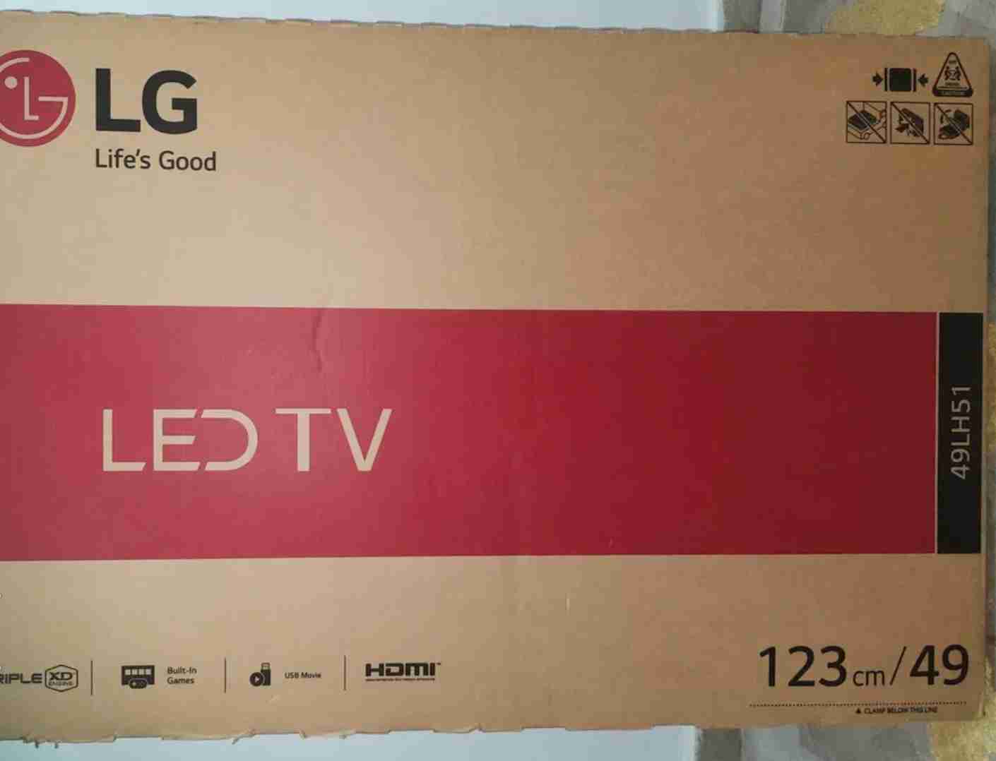 شاشه جديده بالكرتونه 49 بوصه LG