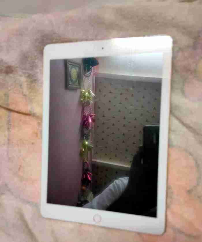 ipad7 generation 32giga wifi touch replacement with original charger