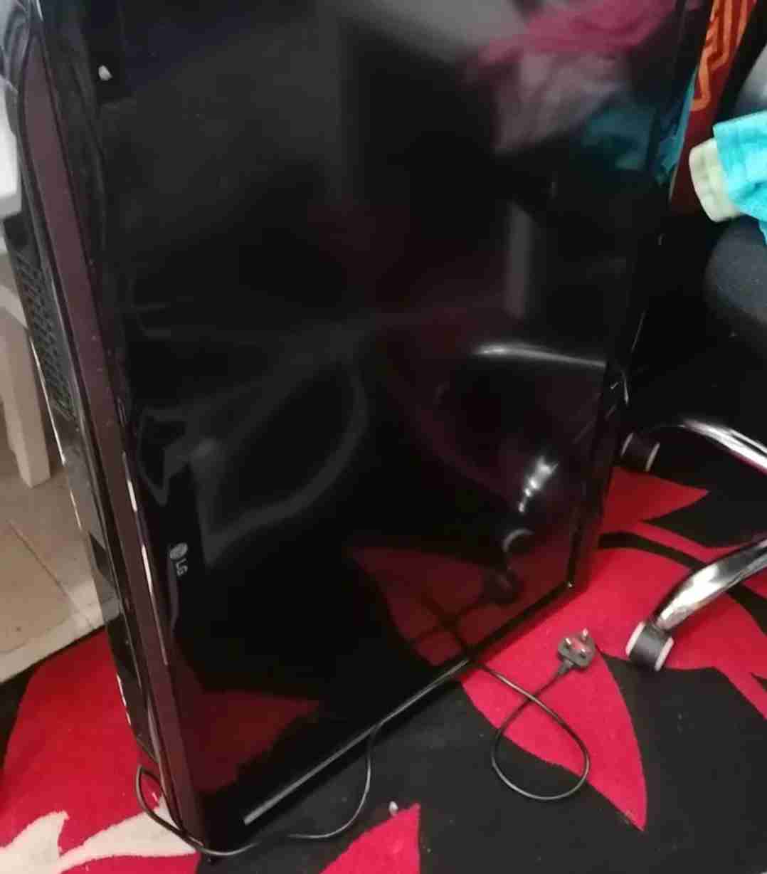 LG 42 inches LCD with the original remote Korea Hdmi full HD 1080p