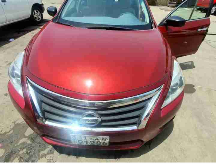 Nissan Altima 2013 Red colour minor scratches