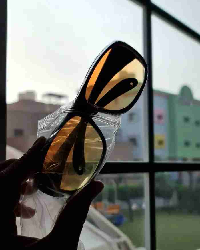 للبيع اربع نظارات شمسيه بسعر الجمله
